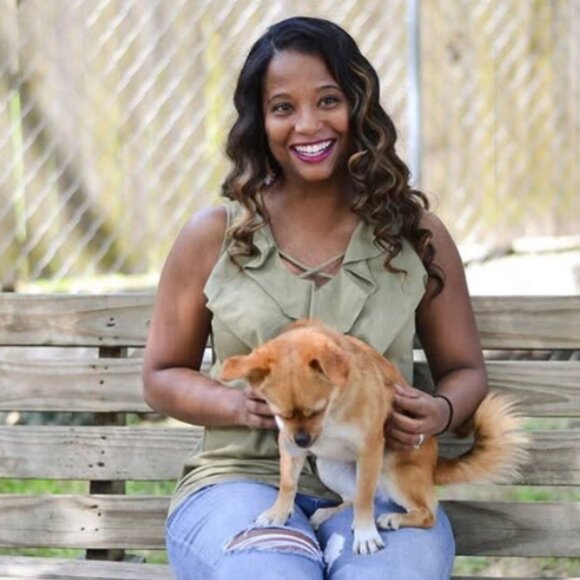 Elegantees Naomi Sleeveless Top in Golden Palm - Picture 5 of 5